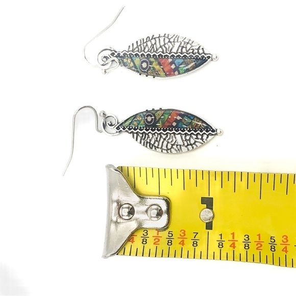Boho festival silver tone and multicolored fish / leaf design fashion earrings - Picture 7 of 11